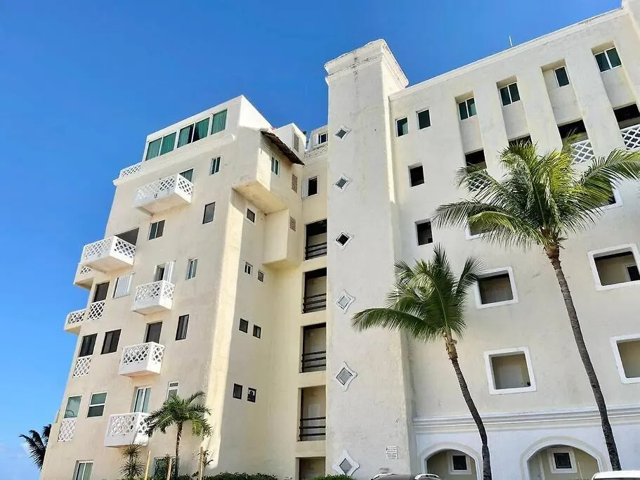 Cancun Plaza By Andiani Travel Apartment
